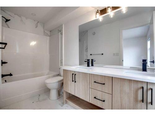 16-903 Mahogany Boulevard Se, Calgary, AB - Indoor Photo Showing Bathroom