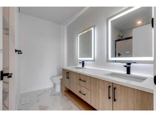 16-903 Mahogany Boulevard Se, Calgary, AB - Indoor Photo Showing Bathroom