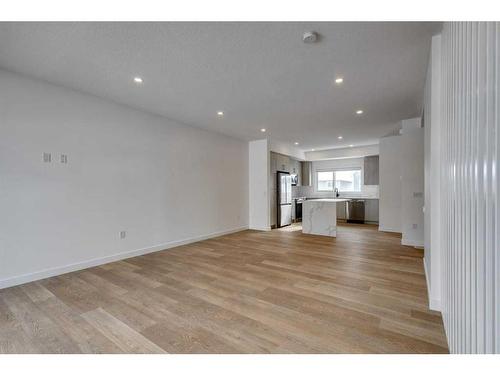 16-903 Mahogany Boulevard Se, Calgary, AB - Indoor Photo Showing Other Room