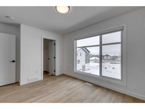 16-903 Mahogany Boulevard Se, Calgary, AB - Indoor Photo Showing Other Room