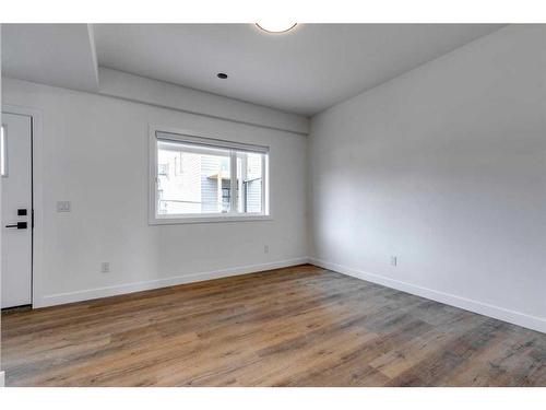 16-903 Mahogany Boulevard Se, Calgary, AB - Indoor Photo Showing Other Room