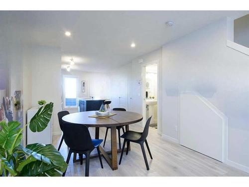 199 Vantage Drive Drive, Cochrane, AB - Indoor Photo Showing Dining Room