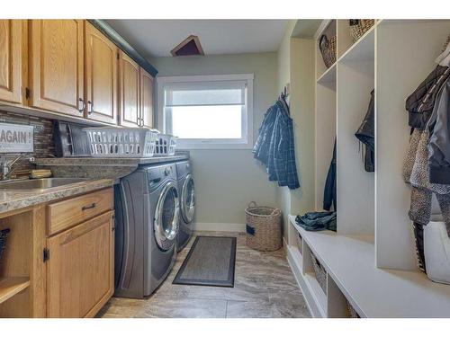 38444  270 Range Road, Rural Red Deer County, AB - Indoor Photo Showing Laundry Room