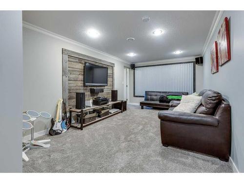 38444  270 Range Road, Rural Red Deer County, AB - Indoor Photo Showing Bedroom