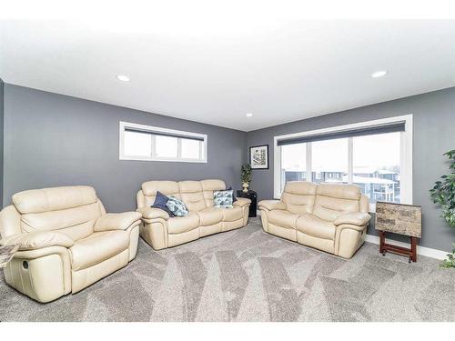 75 Valli Close, Sylvan Lake, AB - Indoor Photo Showing Living Room