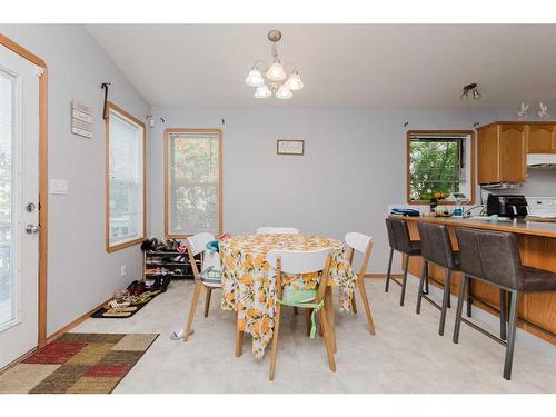 143 Deschner Close, Red Deer, AB - Indoor Photo Showing Dining Room