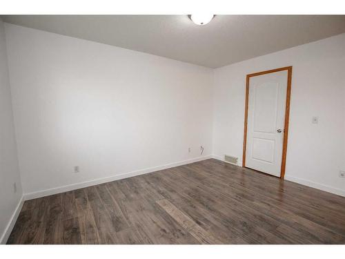 15 Dynes Street, Red Deer, AB - Indoor Photo Showing Other Room