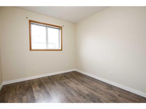 15 Dynes Street, Red Deer, AB - Indoor Photo Showing Other Room