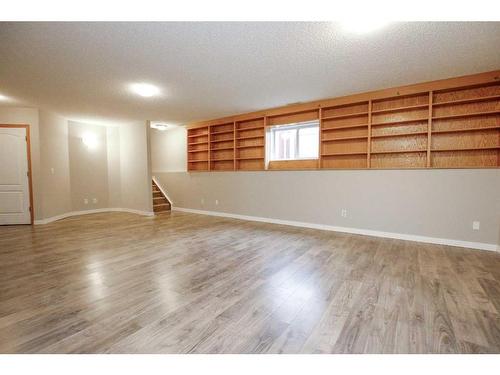 15 Dynes Street, Red Deer, AB - Indoor Photo Showing Other Room