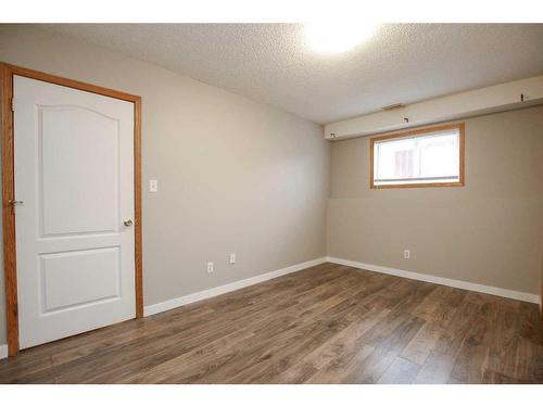 15 Dynes Street, Red Deer, AB - Indoor Photo Showing Other Room