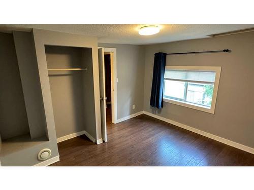 5909 54 Avenue, Red Deer, AB - Indoor Photo Showing Other Room