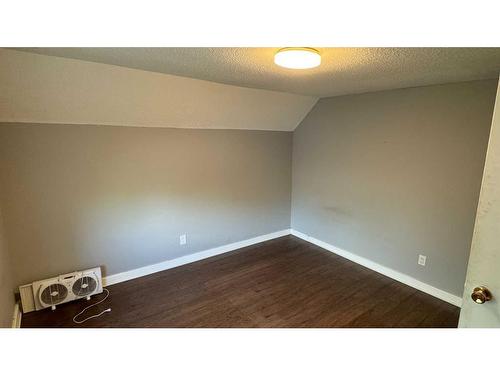 5909 54 Avenue, Red Deer, AB - Indoor Photo Showing Other Room