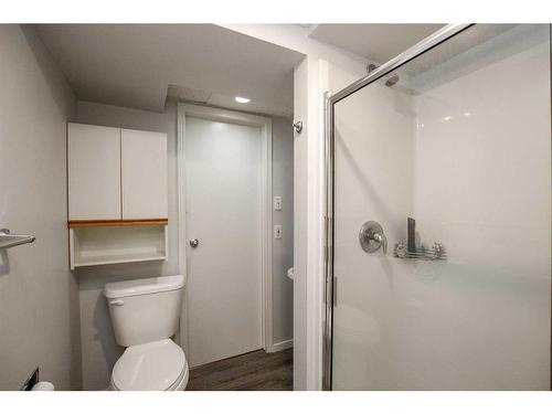 4541 35 Street Crescent, Red Deer, AB - Indoor Photo Showing Bathroom