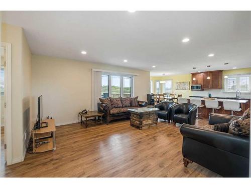 5117 590 Township, Barrhead, AB - Indoor Photo Showing Living Room