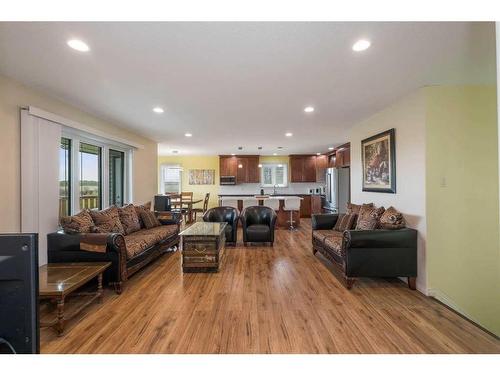 5117 590 Township, Barrhead, AB - Indoor Photo Showing Living Room