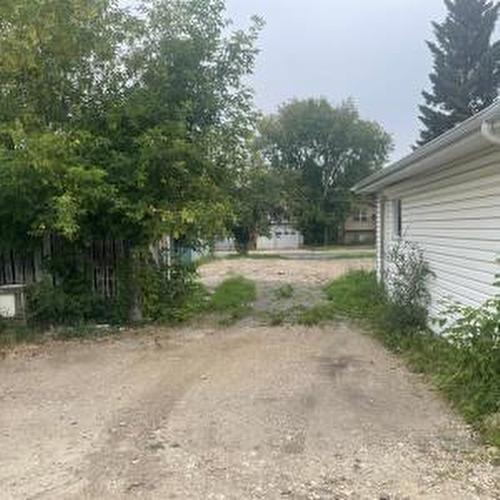 5827 60 Street, Red Deer, AB 