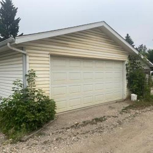 5827 60 Street, Red Deer, AB 