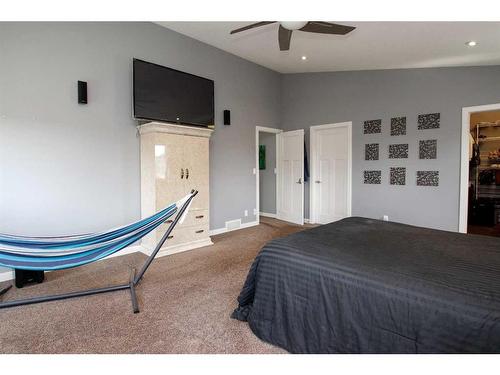 121 Traptow Close, Red Deer, AB - Indoor Photo Showing Bedroom