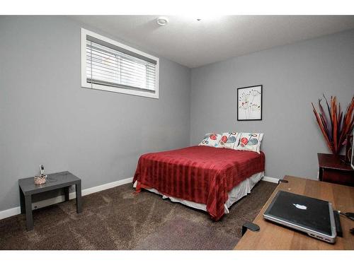 121 Traptow Close, Red Deer, AB - Indoor Photo Showing Bedroom