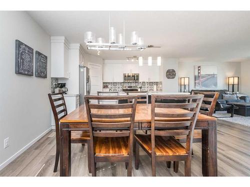 204 Thomlison Avenue, Red Deer, AB - Indoor Photo Showing Dining Room