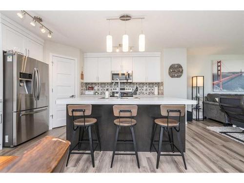 204 Thomlison Avenue, Red Deer, AB - Indoor Photo Showing Kitchen With Upgraded Kitchen