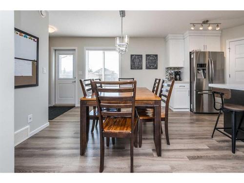 204 Thomlison Avenue, Red Deer, AB - Indoor Photo Showing Dining Room