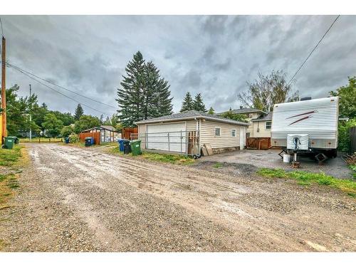 3511 33 Street Se, Calgary, AB - Outdoor