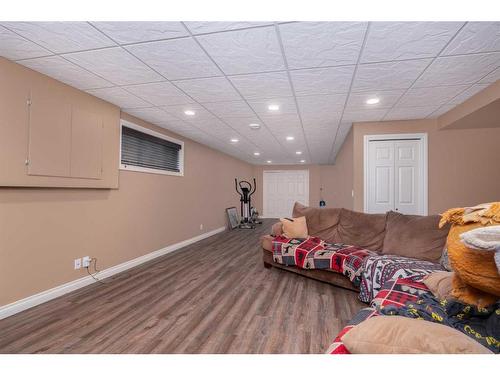 3712 69 St., Camrose, AB - Indoor