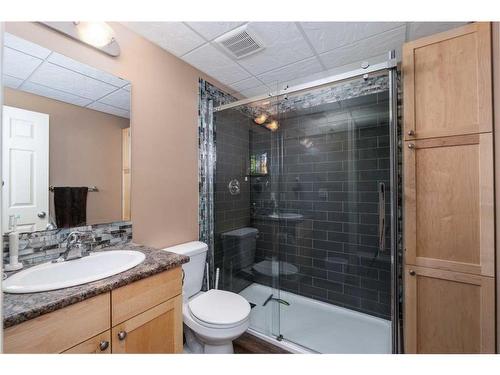 3712 69 St., Camrose, AB - Indoor Photo Showing Bathroom