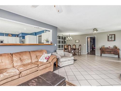 412 Lobstick Trail, Rural Clearwater County, AB - Indoor Photo Showing Living Room