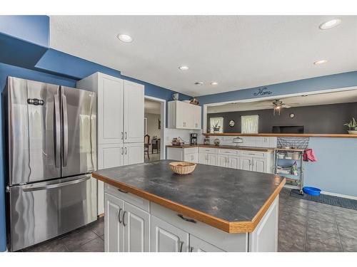 412 Lobstick Trail, Rural Clearwater County, AB - Indoor Photo Showing Kitchen