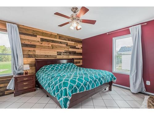 412 Lobstick Trail, Rural Clearwater County, AB - Indoor Photo Showing Bedroom