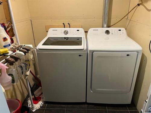 412 Lobstick Trail, Rural Clearwater County, AB - Indoor Photo Showing Laundry Room