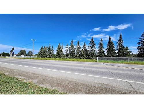 716 Main Avenue West, Sundre, AB 