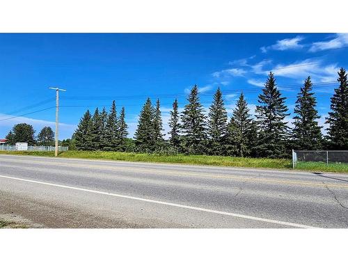 716 Main Avenue West, Sundre, AB 