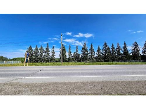 716 Main Avenue West, Sundre, AB 