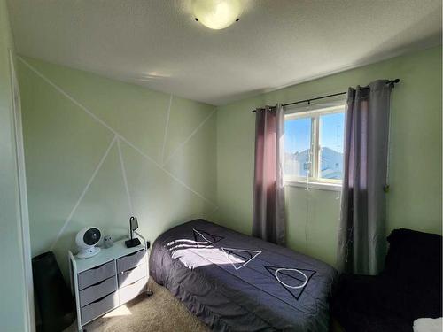 41 Juniper Close, Red Deer, AB - Indoor Photo Showing Bedroom