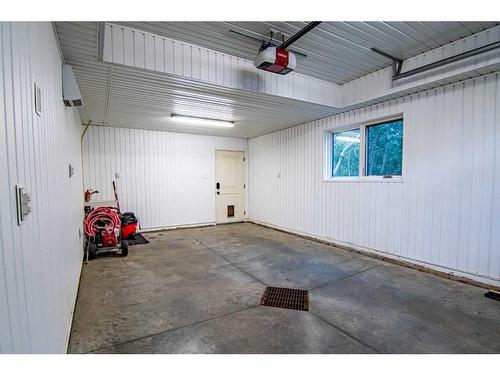 6-38261 Range Road 261, Rural Red Deer County, AB - Indoor Photo Showing Garage