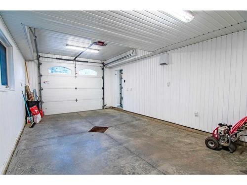 6-38261 Range Road 261, Rural Red Deer County, AB - Indoor Photo Showing Garage