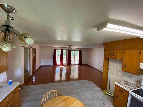 280010 Twp Rd 452 Township, Rural Wetaskiwin No. 10, County Of, AB - Indoor Photo Showing Kitchen With Double Sink