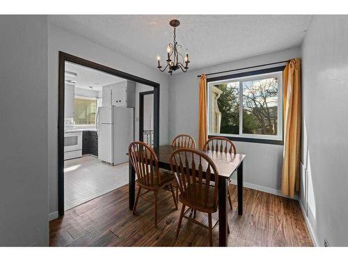 5014 56 Street, Stettler, AB - Indoor Photo Showing Dining Room