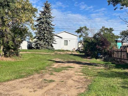 5128 49 Street, Hardisty, AB - Outdoor