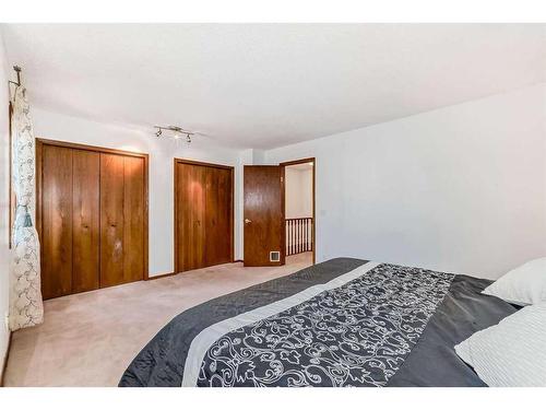 222 Cedarwood Park Sw, Calgary, AB - Indoor Photo Showing Bedroom