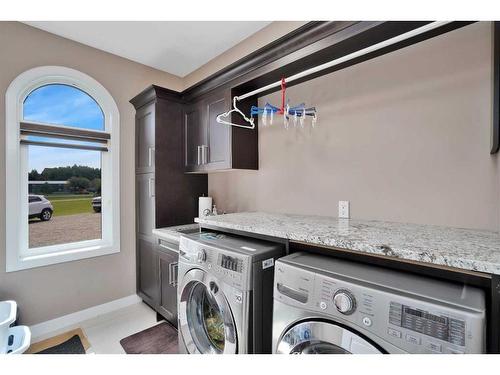 242-27240 Township Road 392, Rural Red Deer County, AB - Indoor Photo Showing Laundry Room