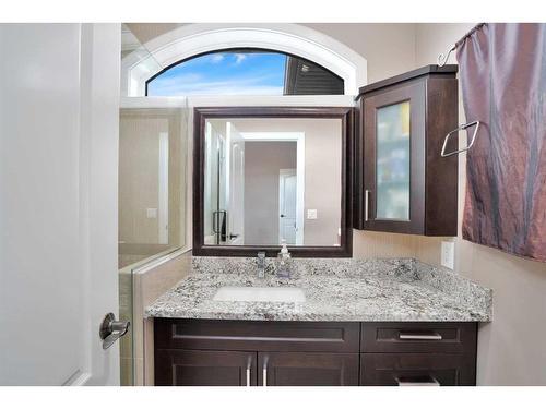 242-27240 Township Road 392, Rural Red Deer County, AB - Indoor Photo Showing Bathroom