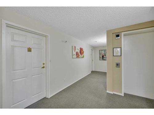 306-4522 47A Avenue, Red Deer, AB - Indoor Photo Showing Other Room