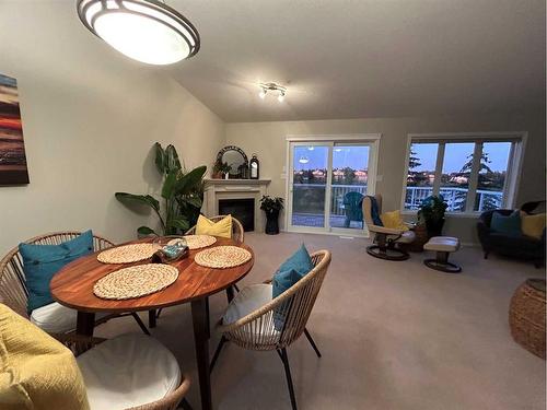 4527 71 Street Close, Camrose, AB - Indoor Photo Showing Dining Room