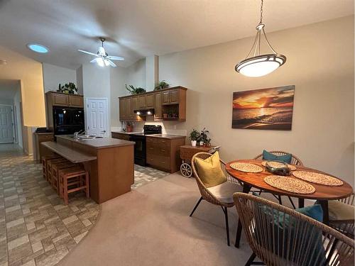 4527 71 Street Close, Camrose, AB - Indoor Photo Showing Dining Room