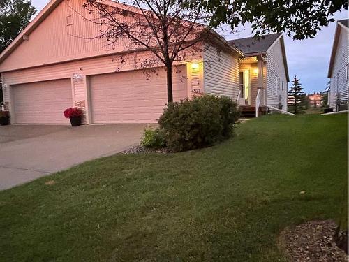 4527 71 Street Close, Camrose, AB - Outdoor