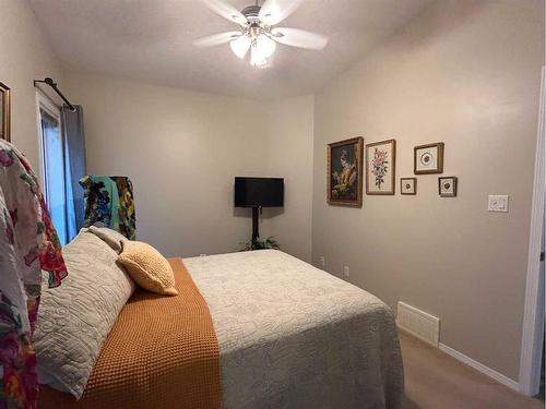 4527 71 Street Close, Camrose, AB - Indoor Photo Showing Bedroom